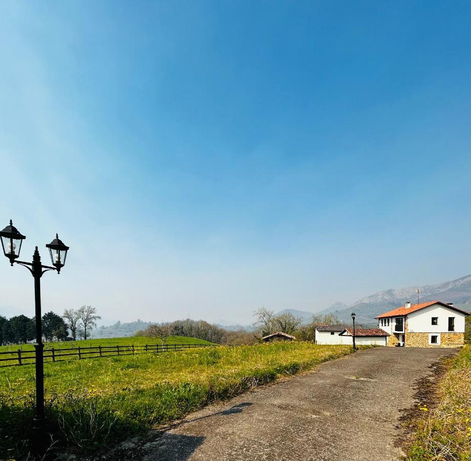 Appartamento Casa La Maestra Arriondas Esterno foto