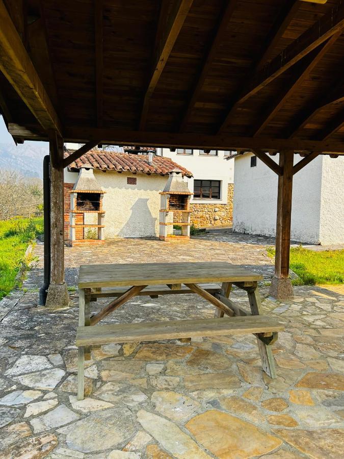 Appartamento Casa La Maestra Arriondas Esterno foto