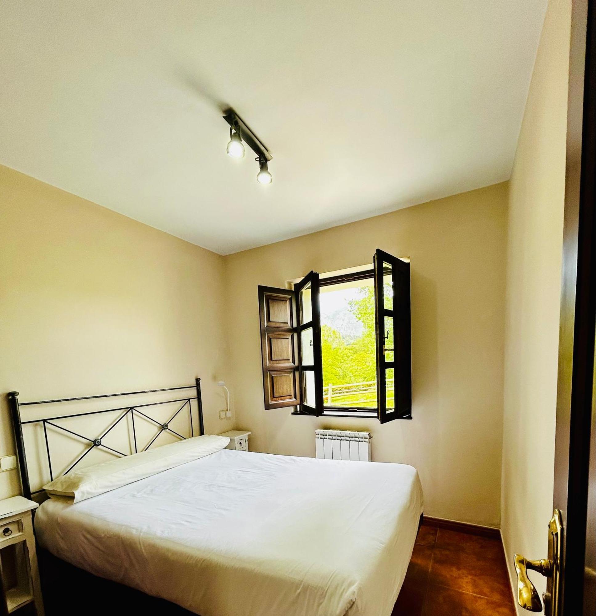 Appartamento Casa La Maestra Arriondas Esterno foto