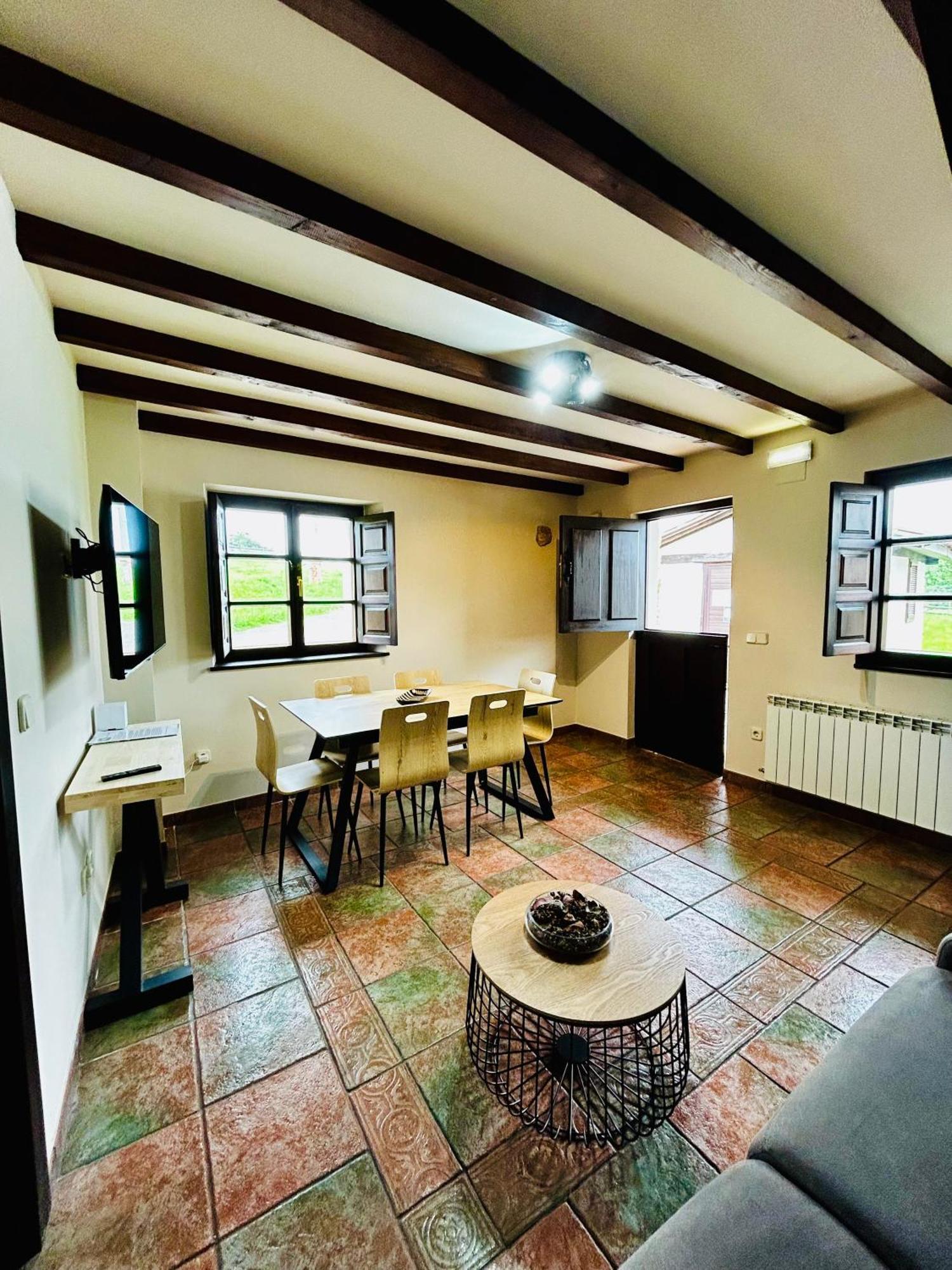 Appartamento Casa La Maestra Arriondas Esterno foto